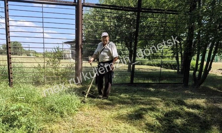 Сотрудники учреждений спорта, культуры и образования присоединились к еженедельной акции «Чистый четверг» Сотрудники учреждений спорта, культуры и образования присоединились к еженедельной акции «Чистый четверг»