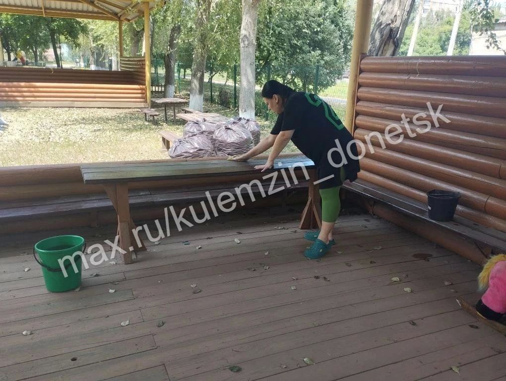 Сотрудники учреждений спорта, культуры и образования присоединились к еженедельной акции «Чистый четверг» Сотрудники учреждений спорта, культуры и образования присоединились к еженедельной акции «Чистый четверг»