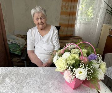 Поздравила с Днем рождения ветерана Великой Отечественной войны Майре-Нелли Степановну Буракову