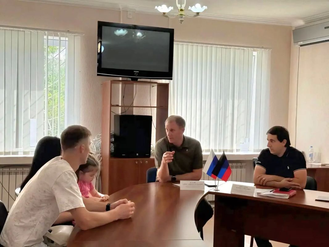 Глава Шахтерского муниципального округа ответил на вопросы ждановцев Глава Шахтерского муниципального округа ответил на вопросы ждановцев