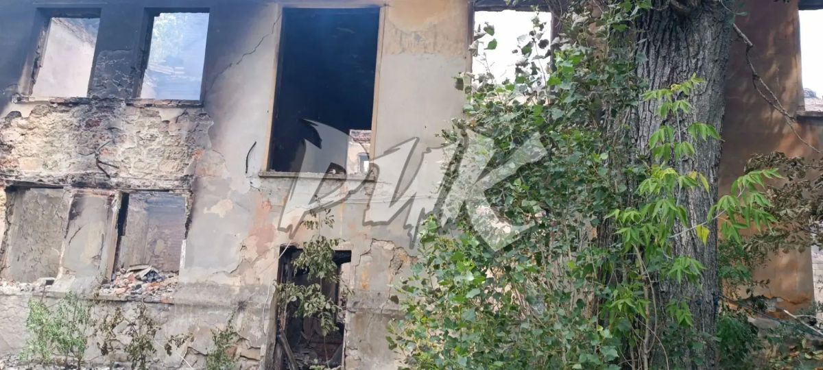Иван Приходько: Уничтоженное в результате атаки дрона украинских террористов домостроение в Никитовском районе Горловки Иван Приходько: Уничтоженное в результате атаки дрона украинских террористов домостроение в Никитовском районе Горловки