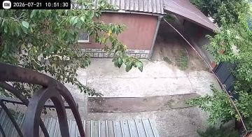 Украинка обвинила Зе-режим в безответственности — в её дом прилетела ракета ПВО