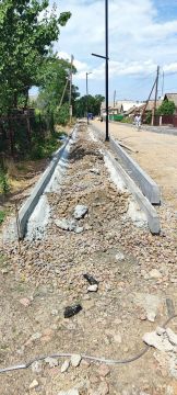 В селе Раздольное Старобешевского округа идут дорожные работы!