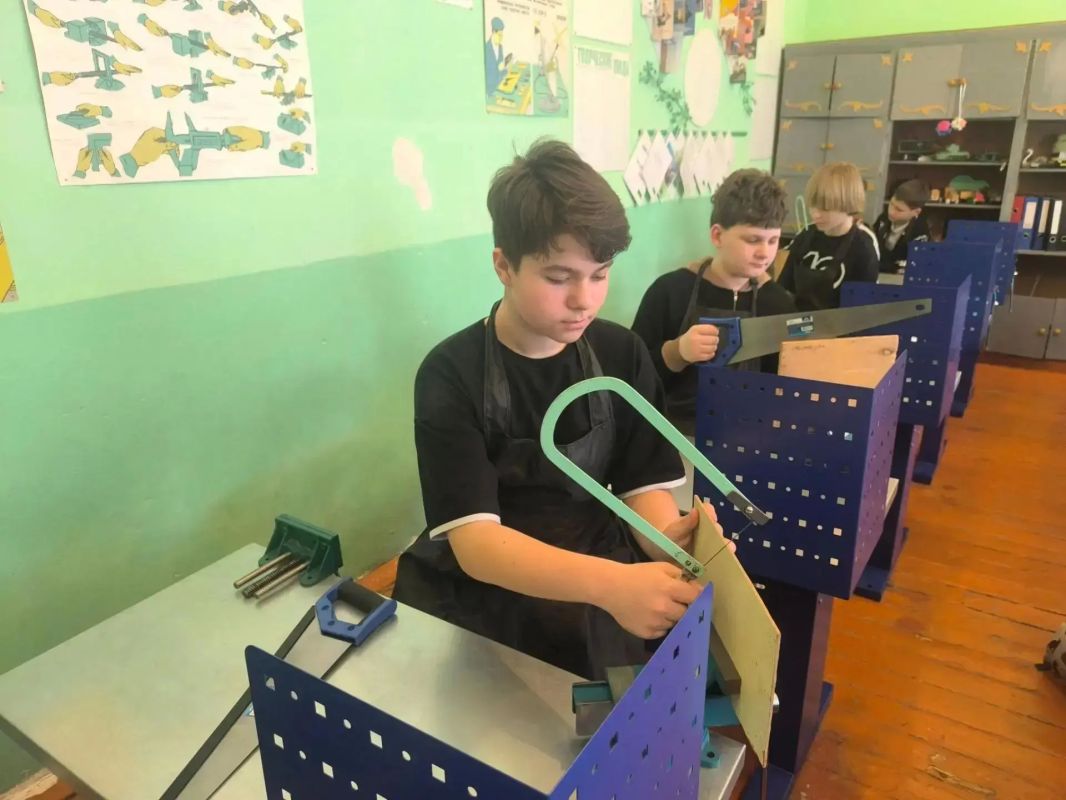 Олег Трофимов: В Донецкой Народной Республике продолжается плановая модернизация образовательной инфраструктуры Олег Трофимов: В Донецкой Народной Республике продолжается плановая модернизация образовательной инфраструктуры
