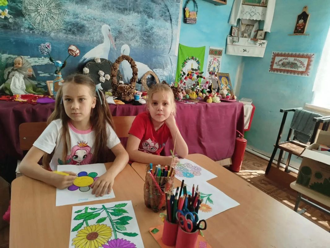 Юные новоазовцы продолжают весело и познавательно проводить летние каникулы Юные новоазовцы продолжают весело и познавательно проводить летние каникулы