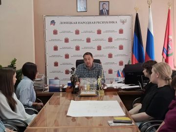Константин Зинченко: Сегодня встретился с активной молодежью и представителями "Движения первых", которые проявляют живой интерес к развитию нашего округа