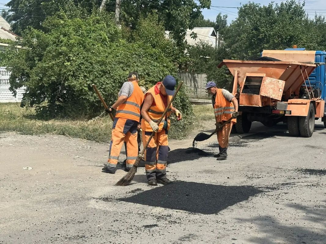 Ремонт дорожного покрытия по ул.Кривая и пр-кту Здоровцева Ремонт дорожного покрытия по ул.Кривая и пр-кту Здоровцева