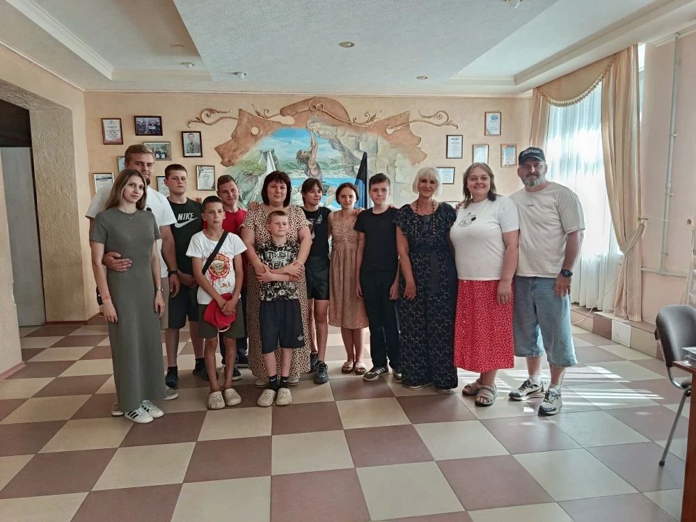Семья - это начало пути: в Амвросиевском округе дети обрели новый дом Семья - это начало пути: в Амвросиевском округе дети обрели новый дом