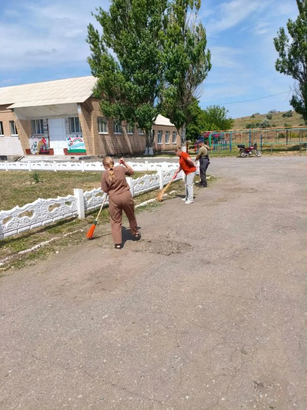 В Старобешевском округе прошел «День чистоты» В Старобешевском округе прошел «День чистоты»