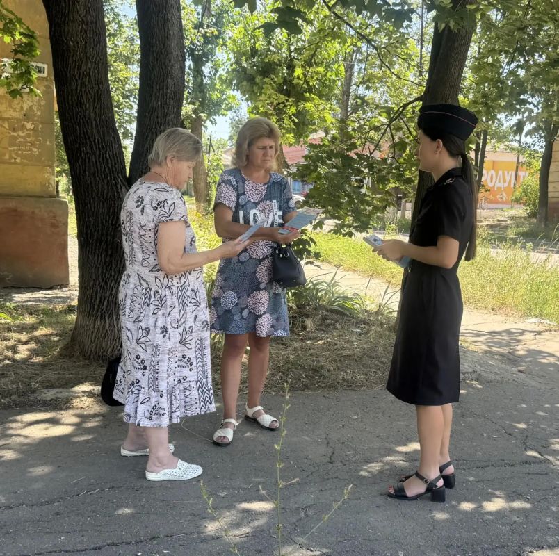 Госавтоинспекторы ведут профилактическую работу в Старобешевском м.о Госавтоинспекторы ведут профилактическую работу в Старобешевском м.о