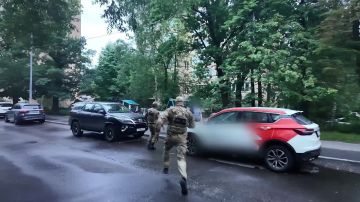 ФСБ России в г. Москве пресечен террористический акт в отношении одного из сотрудников органов безопасности