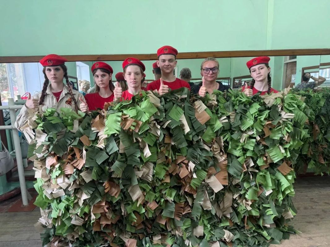 Zащитникам — с любовью!. Во Всероссийскую акцию Союза женщин России «Zащитникам с любовью» Совет женщин Буденновского района по традиции привлекает для участия подрастающее поколение Zащитникам — с любовью!. Во Всероссийскую акцию Союза женщин России «Zащитникам с любовью» Совет женщин Буденновского района по традиции привлекает для участия подрастающее поколение