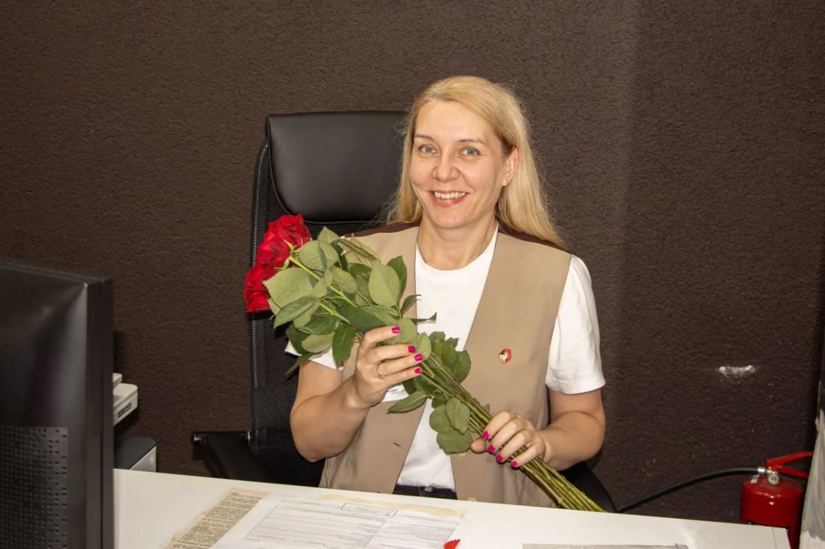 Поздравьте сотрудника, который будет вас обслуживать Поздравьте сотрудника, который будет вас обслуживать
