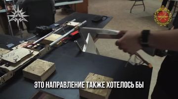 �������� "����".. ����� � ����� �� ������� ������. ����� ���������� ������� � ���, ����� �� �����. ������ ����������� � �������� ��������. �� ��������� ��������� ����������, �������� �������������, �����������������