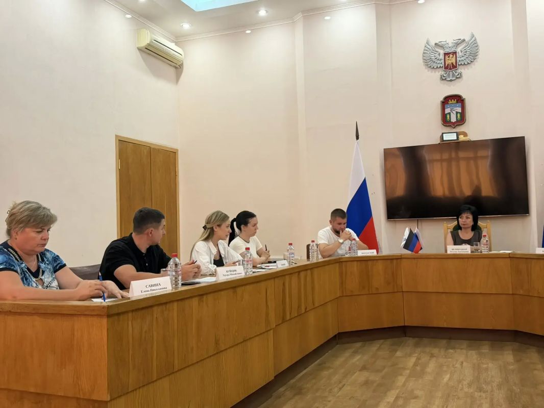 23 июля 2026 года председатель Тельмановского муниципального совета Дмитрий Липчанский принял участие в заседании штаба по вопросам здравоохранения Тельмановского муниципального округа 23 июля 2026 года председатель Тельмановского муниципального совета Дмитрий Липчанский принял участие в заседании штаба по вопросам здравоохранения Тельмановского муниципального округа