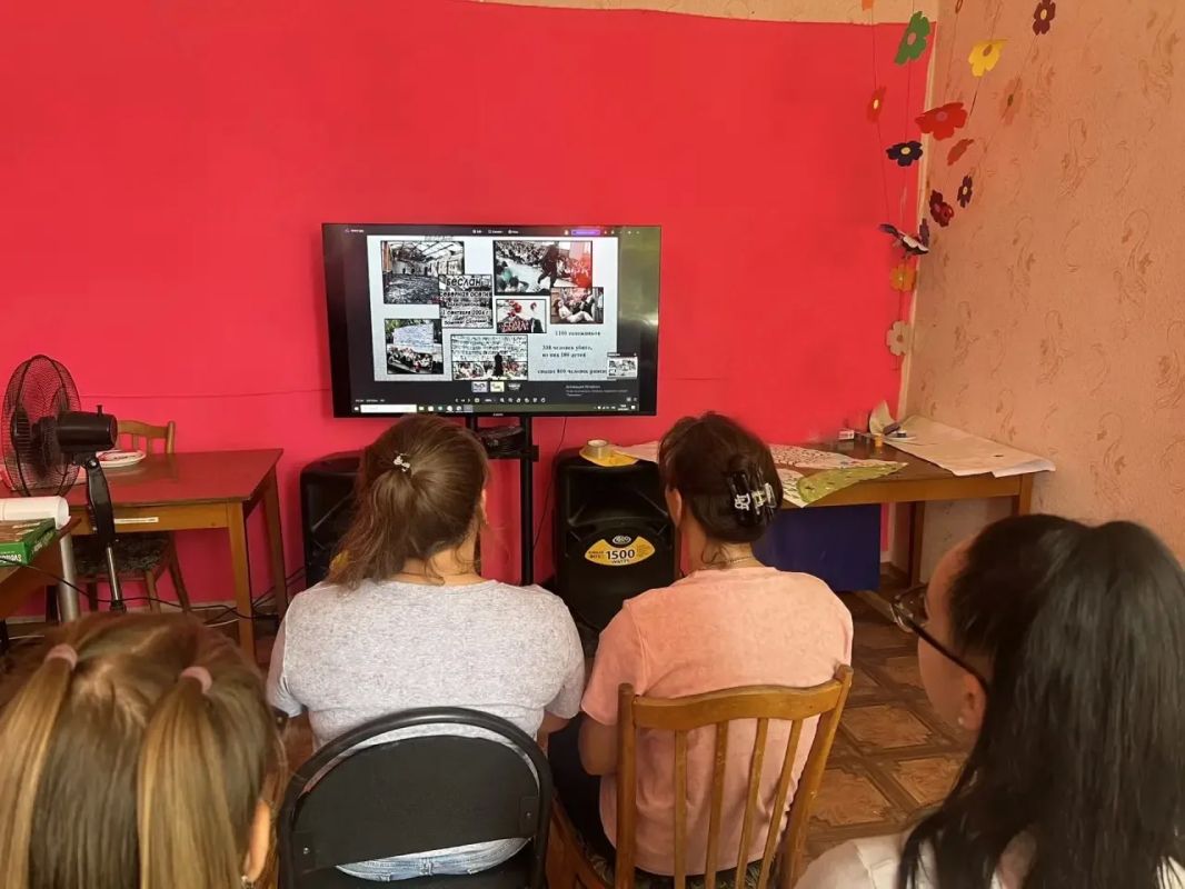 24 июля в МБУ клуб « Шахтер» прошел информационный час «Дети Беслана» 24 июля в МБУ клуб « Шахтер» прошел информационный час «Дети Беслана»