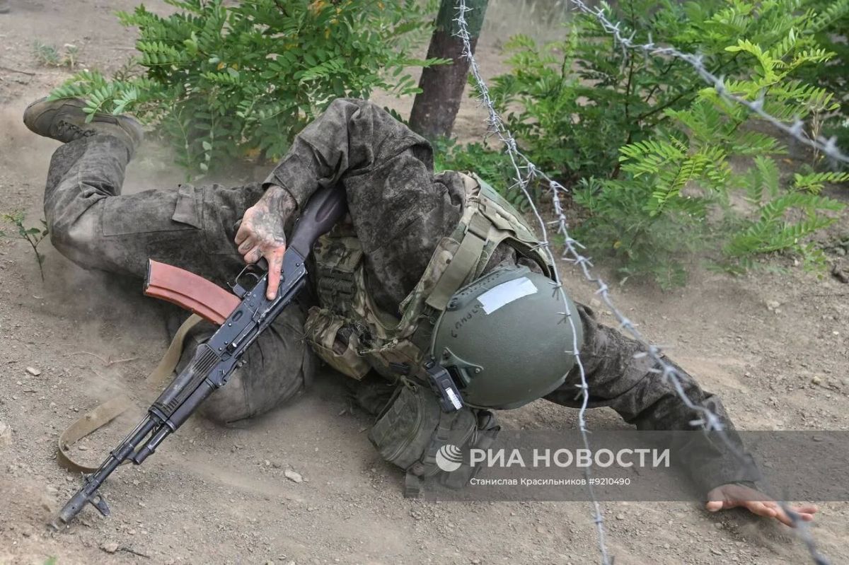 Кадры боевого слаживания штурмовиков группировки войск «Центр» на Добропольском направлении Кадры боевого слаживания штурмовиков группировки войск «Центр» на Добропольском направлении