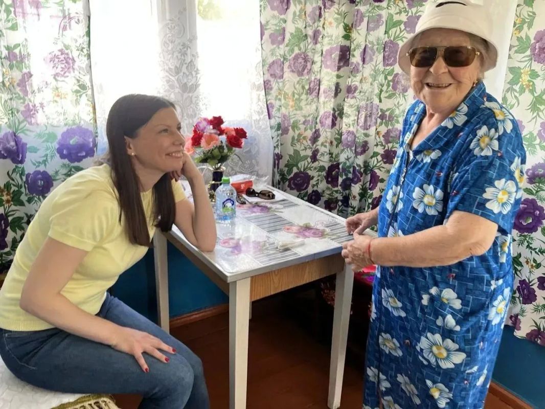 Ирина Куксенкова: Тамаре Ивановне 88 лет. Она живёт в своём доме в Донецке, сама ухаживает за небольшим огородом, где растут помидоры, огурцы и тыква