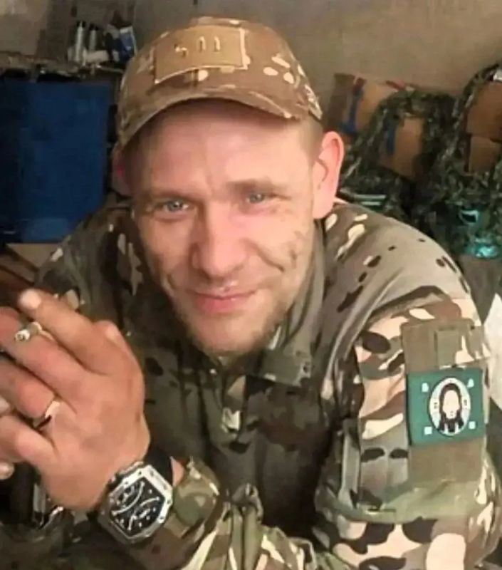 Спас рюкзак с флягой и хлебом: ветеран боевых действий из ДНР Геннадий Селезнев чудом выжил после сброса украинского БПЛА Спас рюкзак с флягой и хлебом: ветеран боевых действий из ДНР Геннадий Селезнев чудом выжил после сброса украинского БПЛА