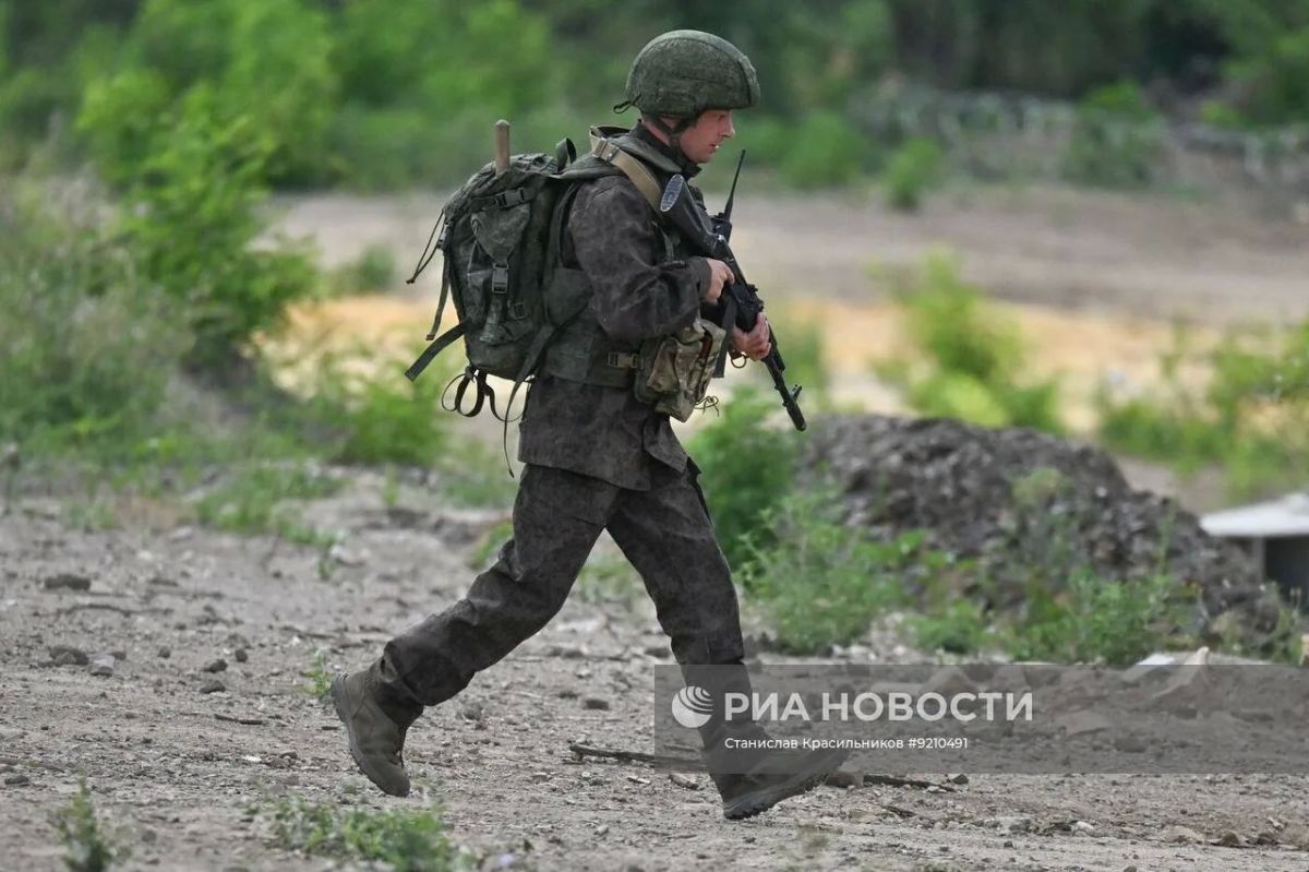 Кадры боевого слаживания штурмовиков группировки войск «Центр» на Добропольском направлении Кадры боевого слаживания штурмовиков группировки войск «Центр» на Добропольском направлении