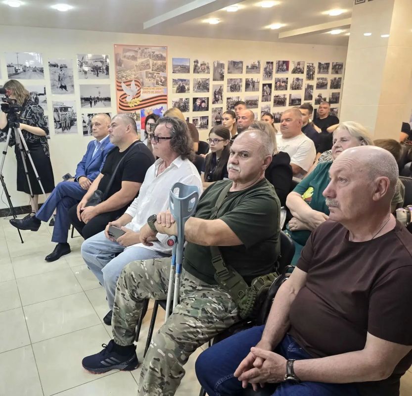 Дмитрий Огилец: Сегодня в Доме Ветерана Донецкой республиканской региональной организации "Российский союз ветеранов Афганистана и специальных военных операций" при содействии Донецкой республиканской библиотеки для... Дмитрий Огилец: Сегодня в Доме Ветерана Донецкой республиканской региональной организации "Российский союз ветеранов Афганистана и специальных военных операций" при содействии Донецкой республиканской библиотеки для...
