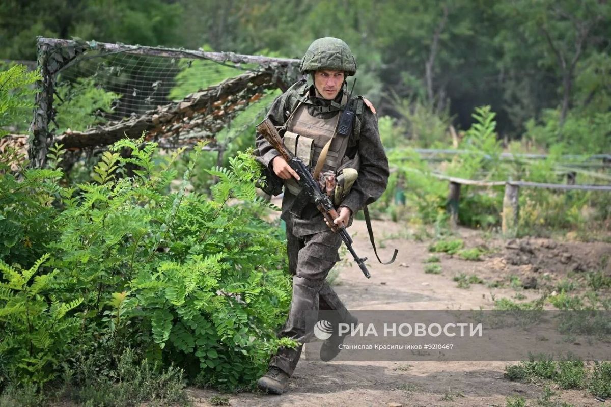 Кадры боевого слаживания штурмовиков группировки войск «Центр» на Добропольском направлении Кадры боевого слаживания штурмовиков группировки войск «Центр» на Добропольском направлении