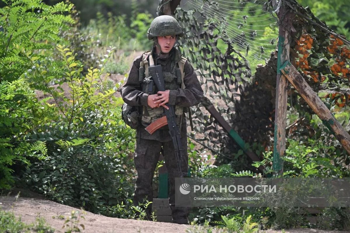 Кадры боевого слаживания штурмовиков группировки войск «Центр» на Добропольском направлении Кадры боевого слаживания штурмовиков группировки войск «Центр» на Добропольском направлении