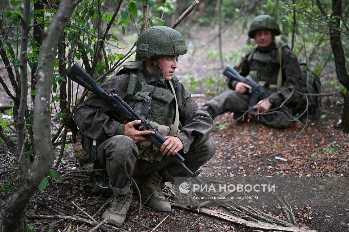 Кадры боевого слаживания штурмовиков группировки войск «Центр» на Добропольском направлении Кадры боевого слаживания штурмовиков группировки войск «Центр» на Добропольском направлении