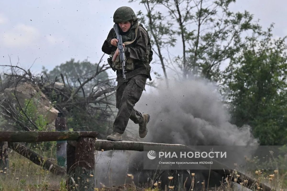 Кадры боевого слаживания штурмовиков группировки войск «Центр» на Добропольском направлении Кадры боевого слаживания штурмовиков группировки войск «Центр» на Добропольском направлении