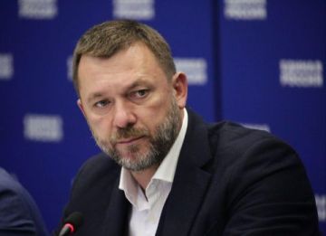 Дмитрий Саблин: Сегодня поздравления с Днём Военно-морского флота России принимают все, кто служил и служит на море! Наши моряки – люди особого характера: смелые, верные присяге и всегда готовые защищать Родину
