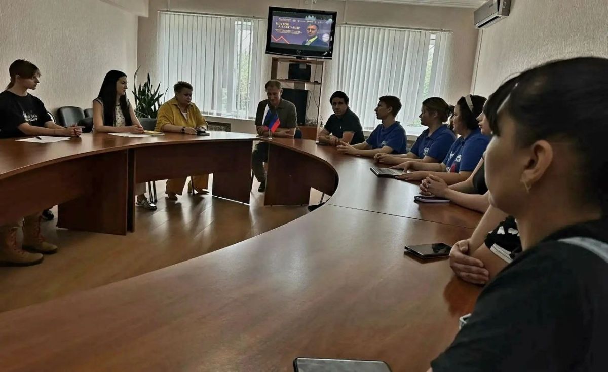 Александр Шатов: В Шахтерском округе провели «ГосСтарт.Диалог» Александр Шатов: В Шахтерском округе провели «ГосСтарт.Диалог»