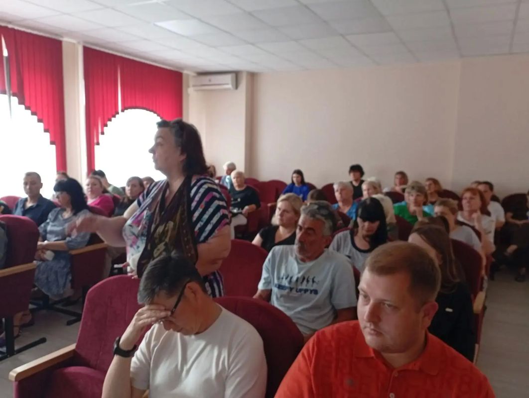 В Ясиноватой прошла встреча активной общественности с лидерами общественного мнения Республики В Ясиноватой прошла встреча активной общественности с лидерами общественного мнения Республики