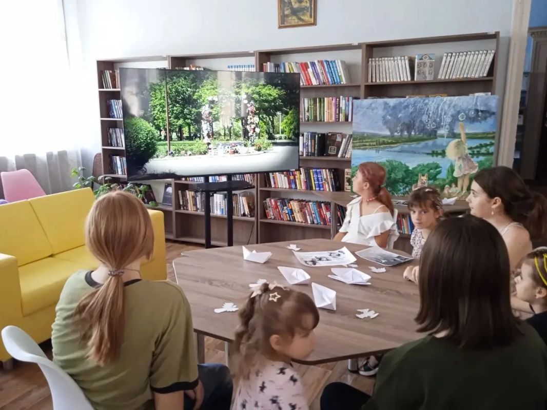 26 июля в Зугрэсской библиотеке-филиале №3 прошло мероприятие, приуроченное к этой дате «Дети Донбасса - жертвы войны» 26 июля в Зугрэсской библиотеке-филиале №3 прошло мероприятие, приуроченное к этой дате «Дети Донбасса - жертвы войны»