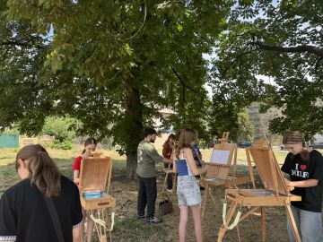 «Летние зарисовки»: пленэр на Привокзальной площади Иловайска!