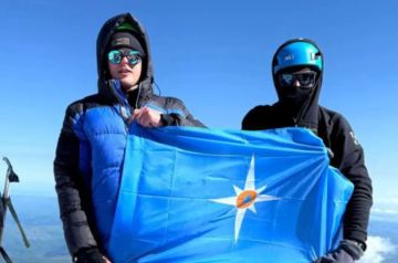 Сотрудник МЧС покорил Эльбрус в память о детях Донбасса
