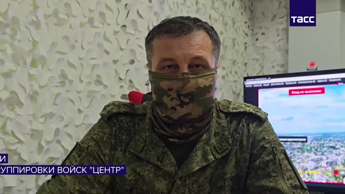 Украинские диверсанты из числа боевиков полка "Рысь" в российской форме пытались проникнуть на территорию Белицкого, рассказал в беседе с ТАСС начальник разведки 51-й общевойсковой армии в составе группировки войск "Центр" с...