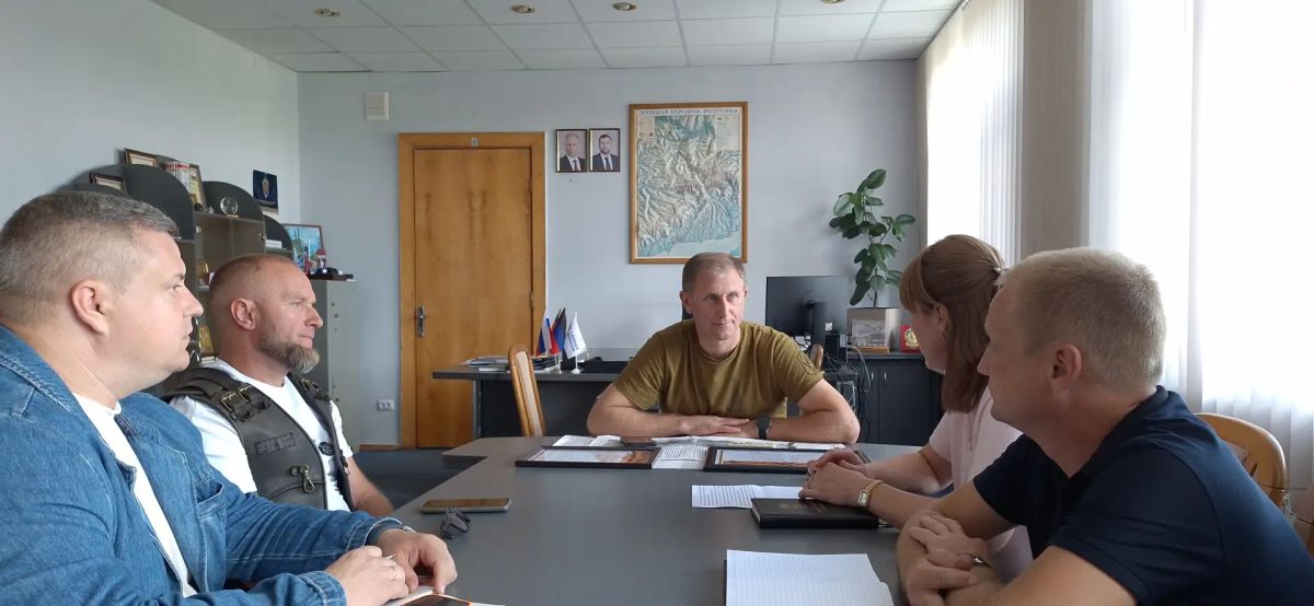 Глава Шахтерского округа встретился с активистами общественных организаций и НКО