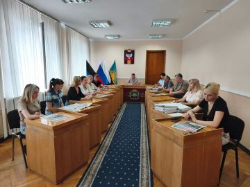 29 июля, первый заместитель руководителя Управы Кировского внутригородского района Администрации городского округа Макеевка Донецкой Народной Республики Андрей Коренев провел заседание политсовета