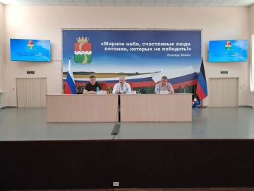 Под председательством Александра Алексеевича Шульги состоялось 75-е очередное заседание Амвросиевского муниципального совета Донецкой Народной Республики первого созыва