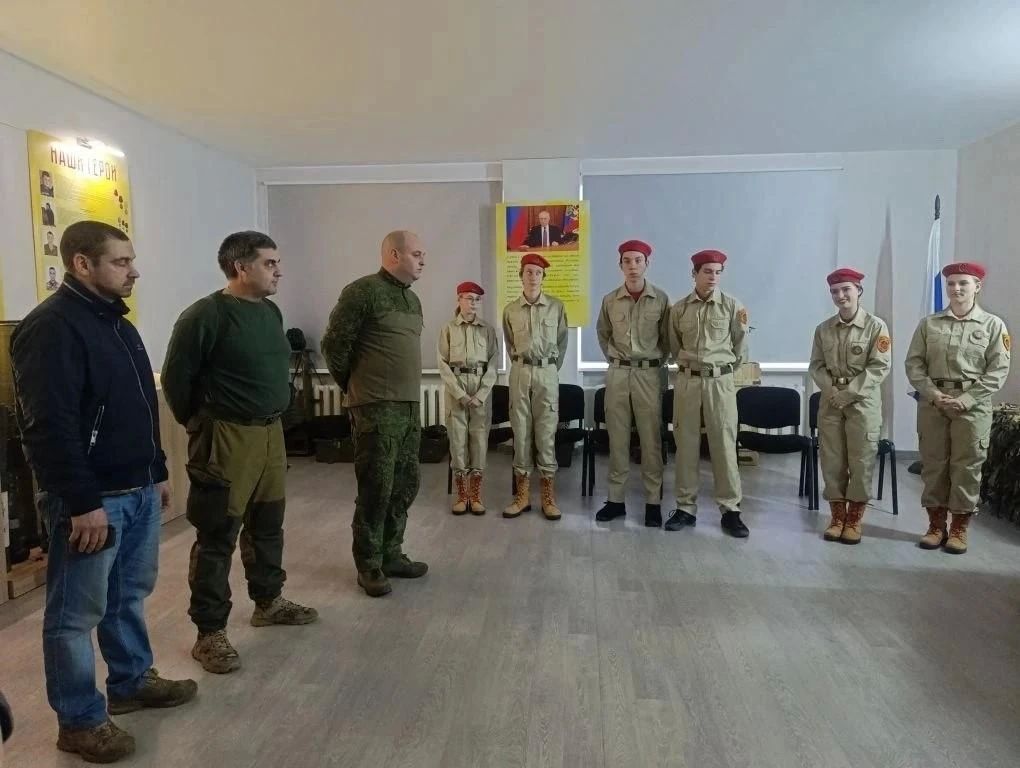 Вошел в ТОП-100 на федеральном уровне: в донецкой гимназии работает музей СВО и новейшей истории края Вошел в ТОП-100 на федеральном уровне: в донецкой гимназии работает музей СВО и новейшей истории края