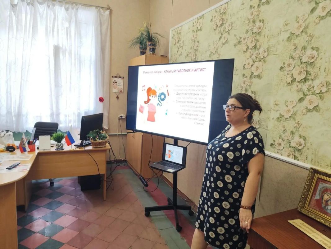 В Старобешевском округе прошла беседа на тему «Самые культурные профессии» В Старобешевском округе прошла беседа на тему «Самые культурные профессии»