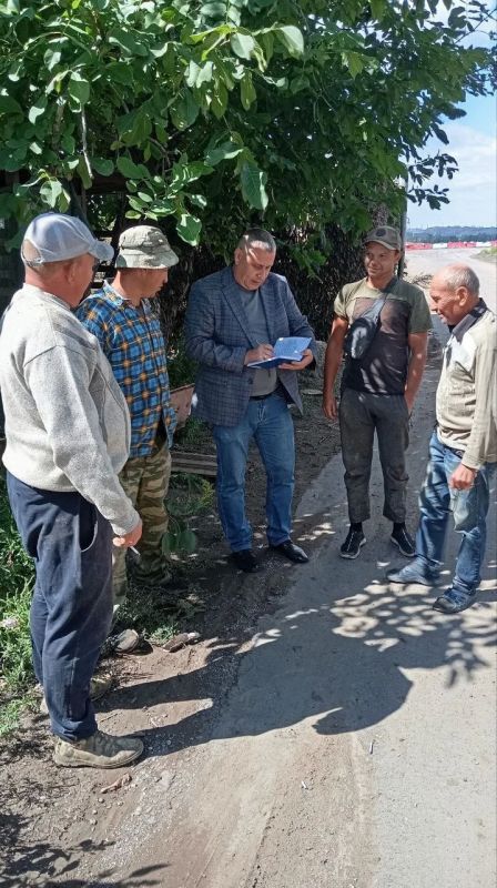 ВСТРЕЧИ С НАСЕЛЕНИЕМ. 23 июля 2026 года депутат Ясиноватского муниципального совета от фракции «Единая Россия» - Николай Коляденко провел встречу с населением