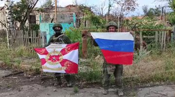 ЭКСКЛЮЗИВ: Первые кадры с улиц населённого пункта Светлое Донецкой Народной Республики, освобождённого бойцами 5-й отдельной гвардейской мотострелковой бригады имени А. В. Захарченко