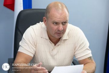 Проблему парковок у многоквартирных домой обсудили в профильном комитете Народного Совета