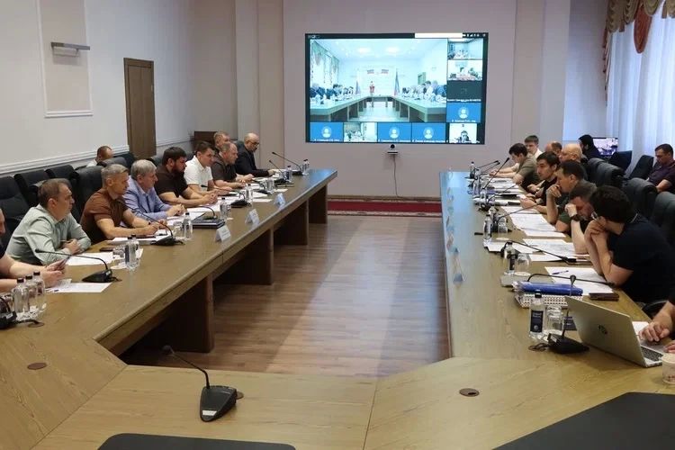 Евгений Грабчак провел выездное совещание в Донецкой Народной Республике Евгений Грабчак провел выездное совещание в Донецкой Народной Республике