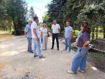 В Ждановке продолжается создание Аллеи памяти героев