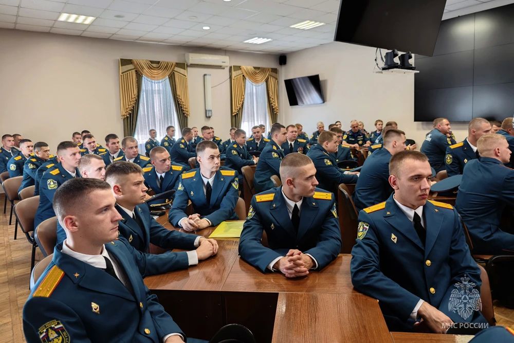 К службе готовы! В ДНР 44 лейтенанта пополнили ряды МЧС России К службе готовы! В ДНР 44 лейтенанта пополнили ряды МЧС России