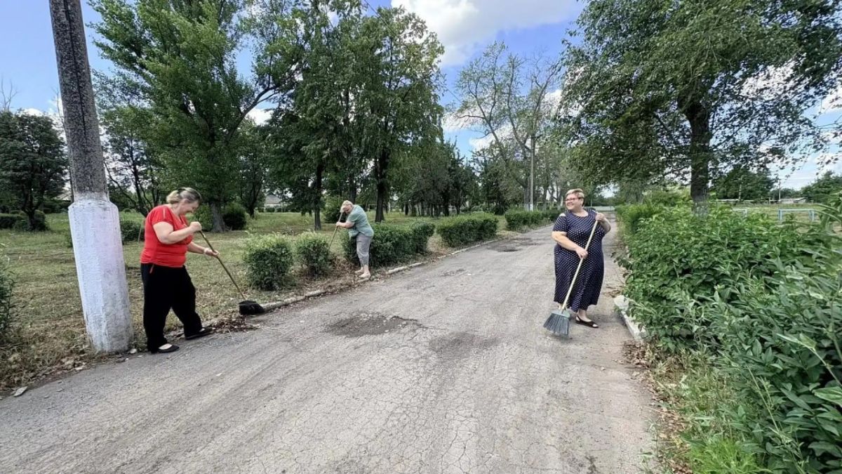 Сегодня, 30 июля 2026 года, в рамках проекта «Городская среда», реализуемого Единой Россией , неравнодушные жители Кировского района приняли участие в традиционной экологической акции «Чистый четверг» Сегодня, 30 июля 2026 года, в рамках проекта «Городская среда», реализуемого Единой Россией , неравнодушные жители Кировского района приняли участие в традиционной экологической акции «Чистый четверг»
