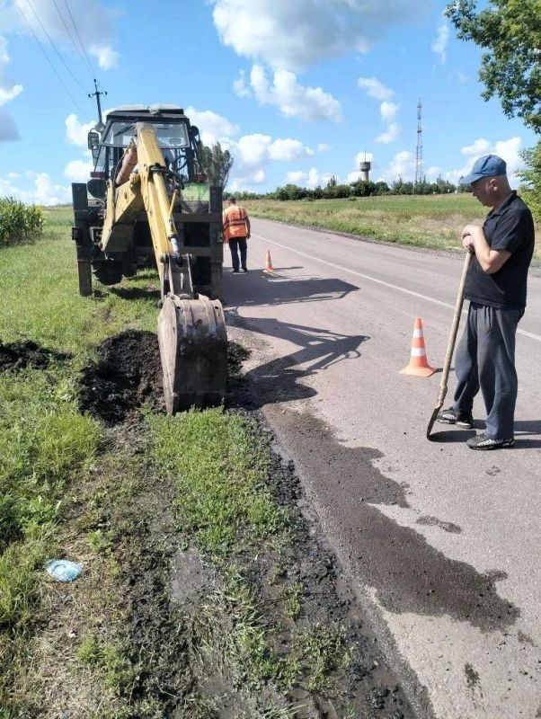 Наталья Великодная: В рамках работы штаба по жизнеобеспечению Тельмановского округа, специалисты предприятия филиала "Тельмановское ПУВКХ" ГУП ДНР "ВОДА ДОНБАССА" продолжают работу по устранению аварийных ситуаций и... Наталья Великодная: В рамках работы штаба по жизнеобеспечению Тельмановского округа, специалисты предприятия филиала "Тельмановское ПУВКХ" ГУП ДНР "ВОДА ДОНБАССА" продолжают работу по устранению аварийных ситуаций и...