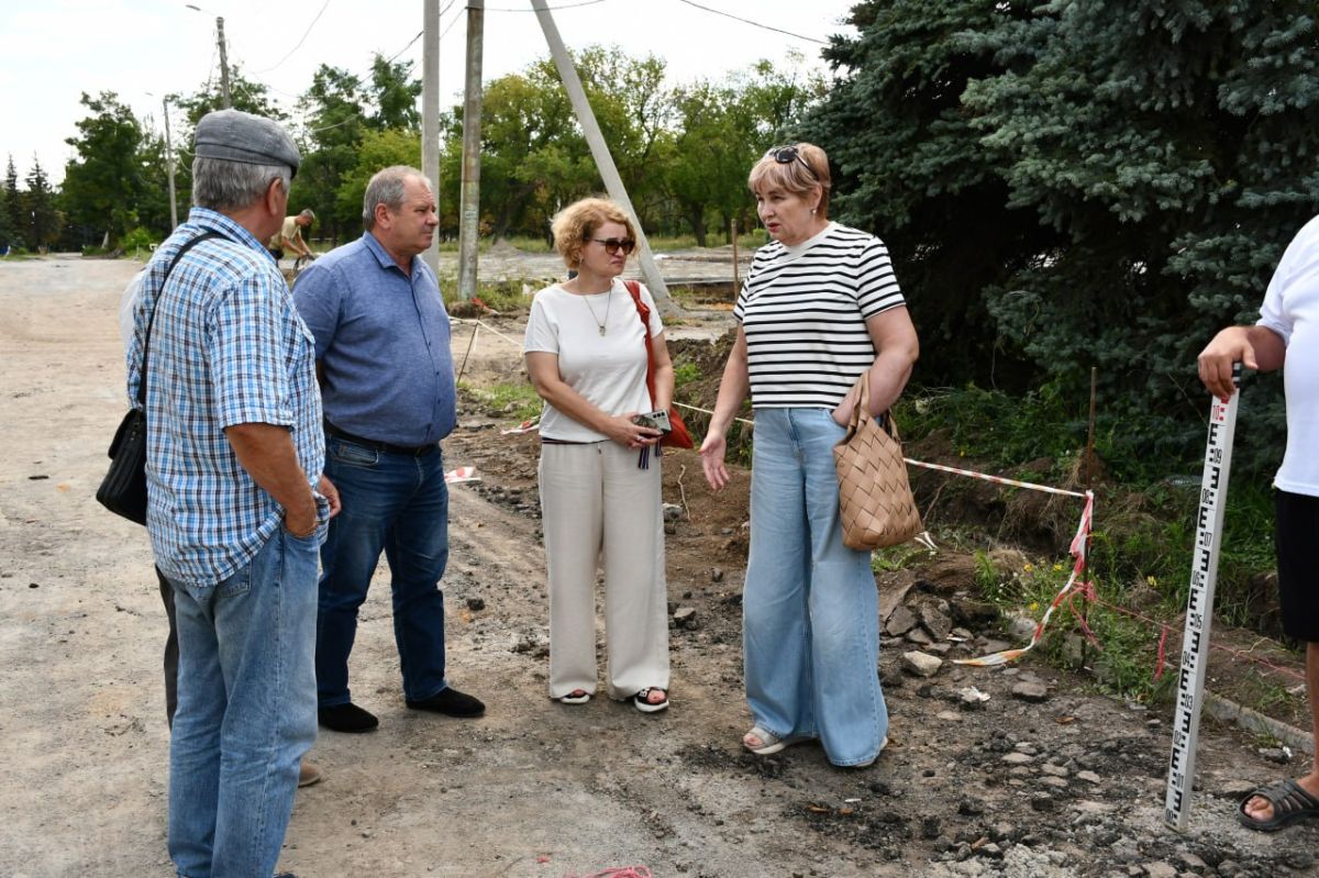 Руководство округа держит на контроле благоустройство парков в Кировском Руководство округа держит на контроле благоустройство парков в Кировском